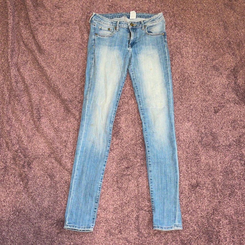 H&M low waisted light blue skinny jeans